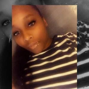 Meet your Posher, Chanel